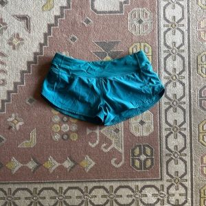 lululemon Speed Up 2.5” Shorts in Teal color
